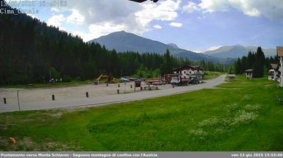 immagine della webcam nei dintorni di Domegge di Cadore: webcam San Pietro di Cadore