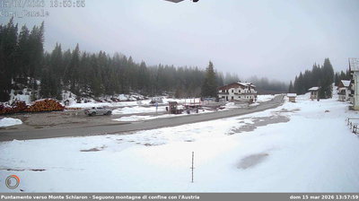 immagine della webcam nei dintorni di Lorenzago di Cadore: webcam San Pietro di Cadore