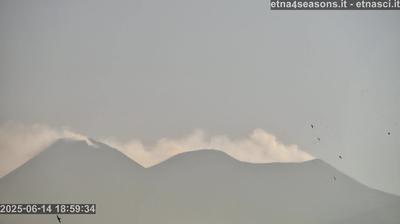 immagine della webcam nei dintorni di Camporotondo Etneo: webcam Nunziata