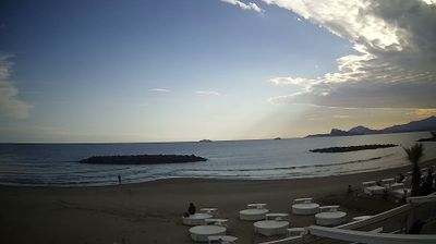 immagine della webcam nei dintorni di Giugliano in Campania: webcam Monte di Procida