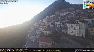 immagine della webcam nei dintorni di Calitri: webcam San Fele