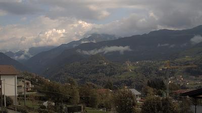 immagine della webcam nei dintorni di Rifugio Calvi Laghi Gemelli: webcam San Giovanni Bianco