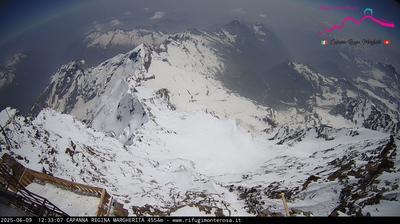 immagine della webcam nei dintorni di Plain Maison: webcam Capanna Margherita