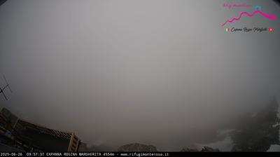 immagine della webcam nei dintorni di Cervinia Cime Bianche Laghi: webcam Capanna Margherita