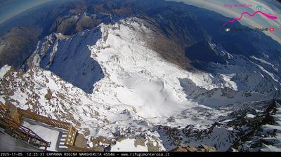 immagine della webcam nei dintorni di Cervinia Plan Maison: webcam Capanna Margherita