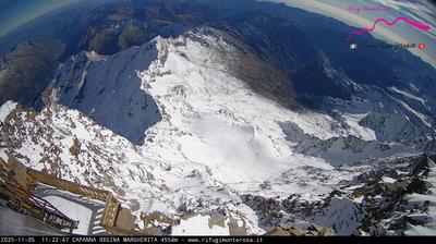 immagine della webcam nei dintorni di Carcoforo: webcam Capanna Margherita