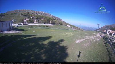 immagine della webcam nei dintorni di Castelluccio Norcia: webcam Pintura di Bolognola