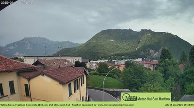 immagine della webcam nei dintorni di Suello: webcam Valmadrera