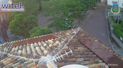 immagine della webcam nei dintorni di Castelluccio Norcia: webcam Fano Adriano