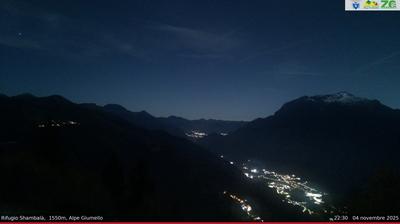 immagine della webcam nei dintorni di Albaredo per San Marco: webcam Alpe Giumello