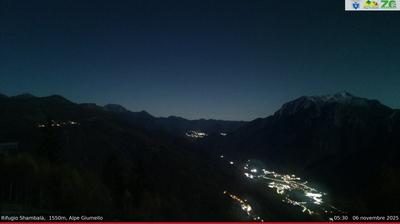 immagine della webcam nei dintorni di Perledo: webcam Alpe Giumello