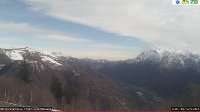 immagine della webcam nei dintorni di Montemezzo: webcam Alpe Giumello