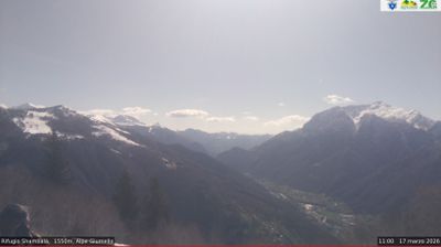 immagine della webcam nei dintorni di Monte Legnone: webcam Alpe Giumello