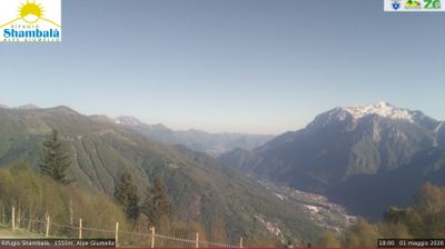 immagine della webcam nei dintorni di Dosso del Liro: webcam Alpe Giumello
