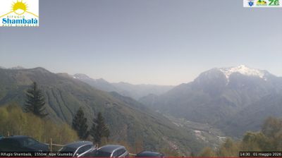 immagine della webcam nei dintorni di Dosso del Liro: webcam Alpe Giumello
