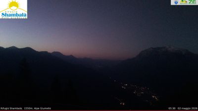 immagine della webcam nei dintorni di Piani Resinelli: webcam Alpe Giumello