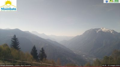 immagine della webcam nei dintorni di Piani Resinelli: webcam Alpe Giumello
