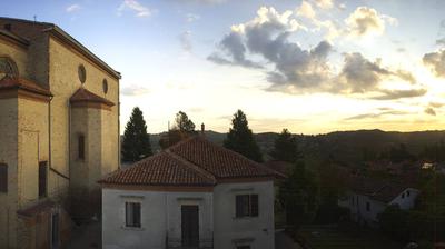 immagine della webcam nei dintorni di Serravalle Langhe: webcam Benevello