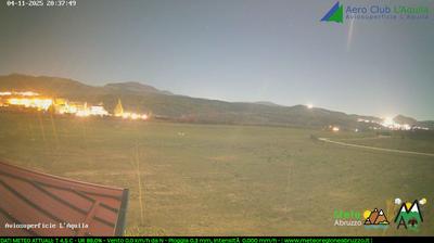 immagine della webcam nei dintorni di Calascio: webcam Sant'Eusanio Forconese