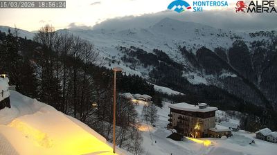 immagine della webcam nei dintorni di Lozzolo: webcam Alpe di Mera