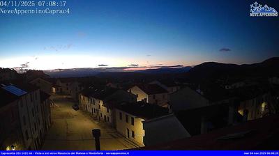immagine della webcam nei dintorni di Scontrone: webcam Capracotta