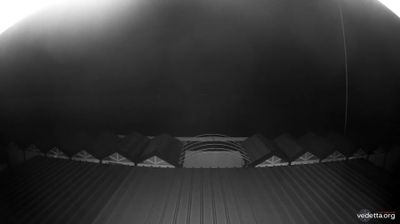 immagine della webcam nei dintorni di Massa: webcam Vittoria Apuana