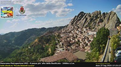 immagine della webcam nei dintorni di Grumento Nova: webcam Pietrapertosa