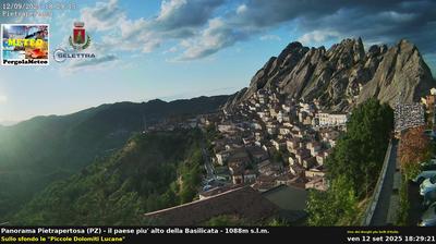 immagine della webcam nei dintorni di Tramutola: webcam Pietrapertosa