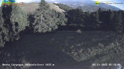 immagine della webcam nei dintorni di Montecalvo in Foglia: webcam Carpegna