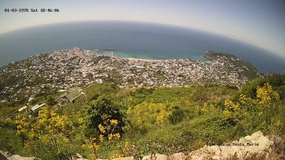 immagine della webcam nei dintorni di Procida: webcam Lacco Ameno