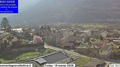 immagine della webcam nei dintorni di Val Masino: webcam Montagna in Valtellina