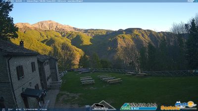 immagine della webcam nei dintorni di Barga: webcam Cimoncino
