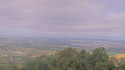 immagine della webcam nei dintorni di Castagneto Po: webcam San Raffaele Cimena
