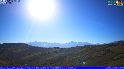 immagine della webcam nei dintorni di Castiglione Messer Raimondo: webcam Canzano