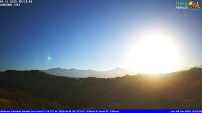 immagine della webcam nei dintorni di Castelli: webcam Canzano