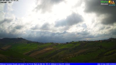 immagine della webcam nei dintorni di Prati di Tivo: webcam Canzano