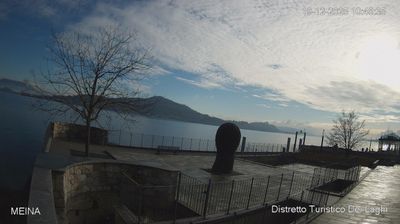 immagine della webcam nei dintorni di Madonna del Sasso: webcam Meina