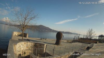 immagine della webcam nei dintorni di Madonna del Sasso: webcam Meina