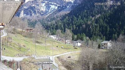 immagine della webcam nei dintorni di Piazzatorre: webcam Roncobello