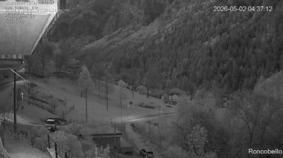 immagine della webcam nei dintorni di Zambla: webcam Roncobello