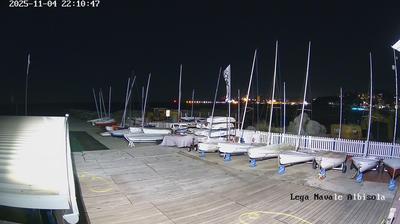 immagine della webcam nei dintorni di Valleggia: webcam Albisola Superiore