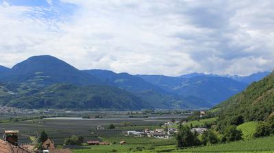 immagine della webcam nei dintorni di Caldaro sulla Strada del Vino: webcam Terlano