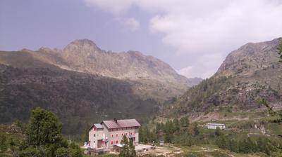 immagine della webcam nei dintorni di Ponte Nossa: webcam Rifugio Calvi Laghi Gemelli