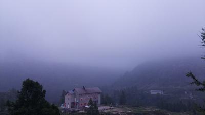immagine della webcam nei dintorni di Roncobello: webcam Rifugio Calvi Laghi Gemelli