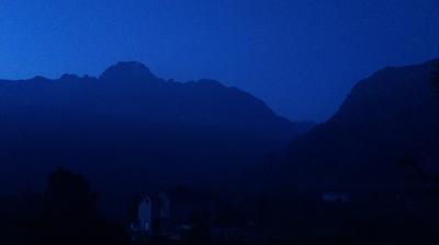 immagine della webcam nei dintorni di Zambla: webcam Rifugio Calvi Laghi Gemelli