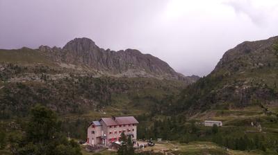 immagine della webcam nei dintorni di Ponte Nossa: webcam Rifugio Calvi Laghi Gemelli