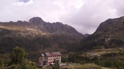 immagine della webcam nei dintorni di Ponte Nossa: webcam Rifugio Calvi Laghi Gemelli