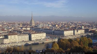 immagine della webcam nei dintorni di Rivalba: webcam Torino Bric della Croce