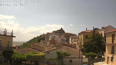 immagine della webcam nei dintorni di Castelluccio Valmaggiore: webcam Savignano Irpino