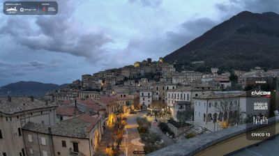 immagine della webcam nei dintorni di Macchia d'Isernia: webcam San Donato Val di Comino
